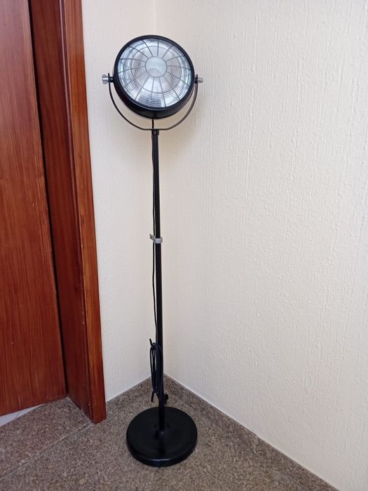 Candeeiro de pé industrial