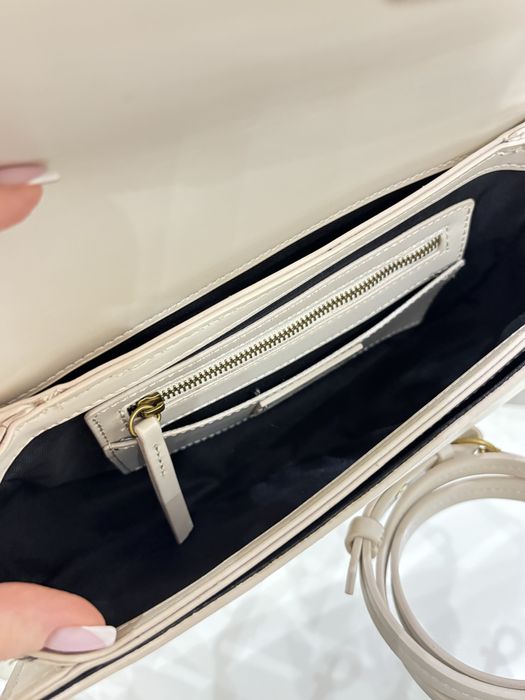 Бежева сумочка ZARA