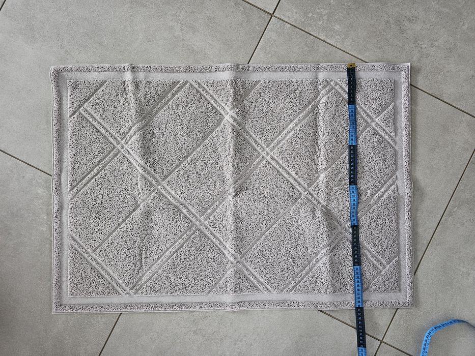 Amazon Basics Mata pod kuwetę dla kota, bezzapachowa, szara