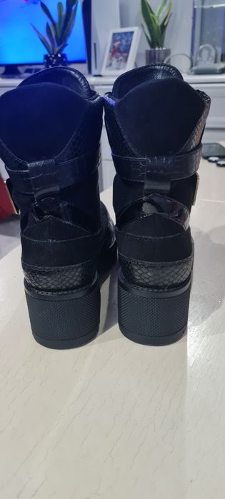 Buty GUESS nowe roz 37