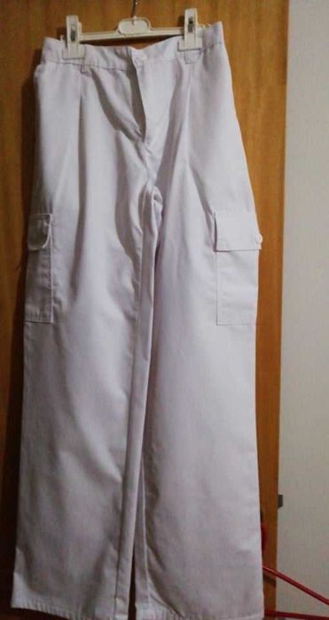 White Sport Pants with Pockets, Zipper Closure, and Elastic Waistband – Uniforms, Size 40, Brand New64737772565762120