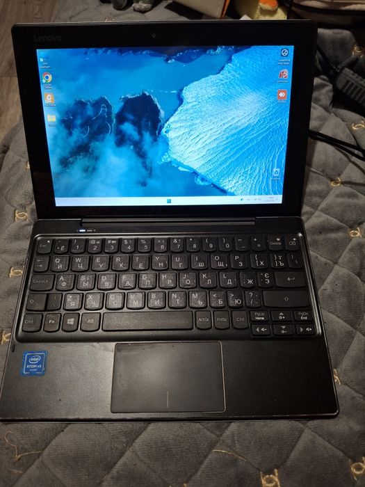 Планщет з клавіатурою Lenovo