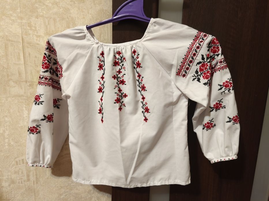 Вишиванка, ручна вишивка