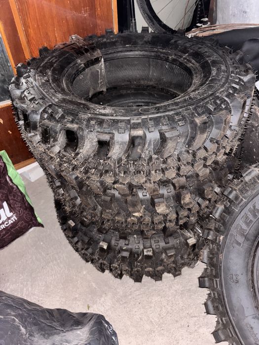 Продам нульцеві шини .