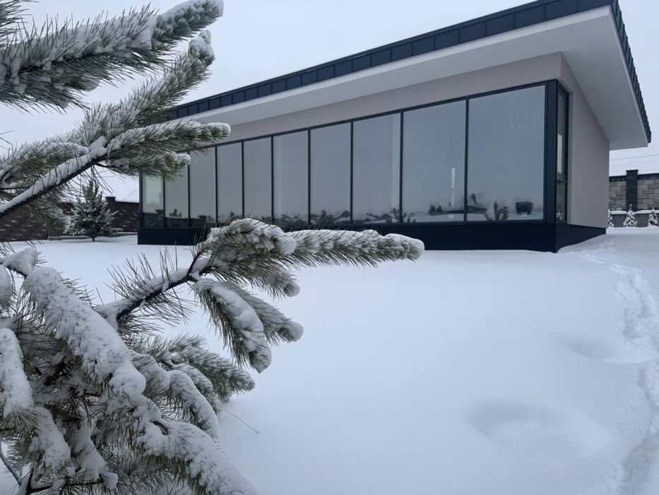 р Новобудова американка з панорамними вікнами