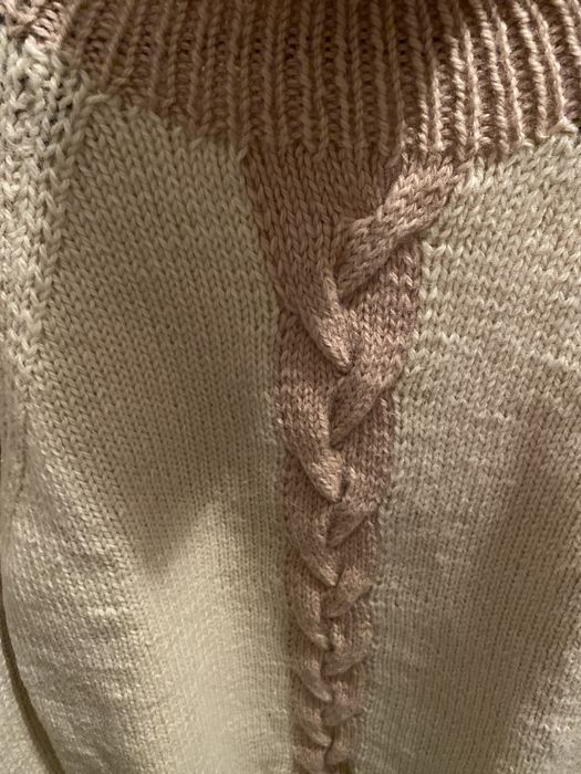 Camisola/Camisolao Lã Shetland beje ideal Neve feita á mão ,nova excelente qualidade