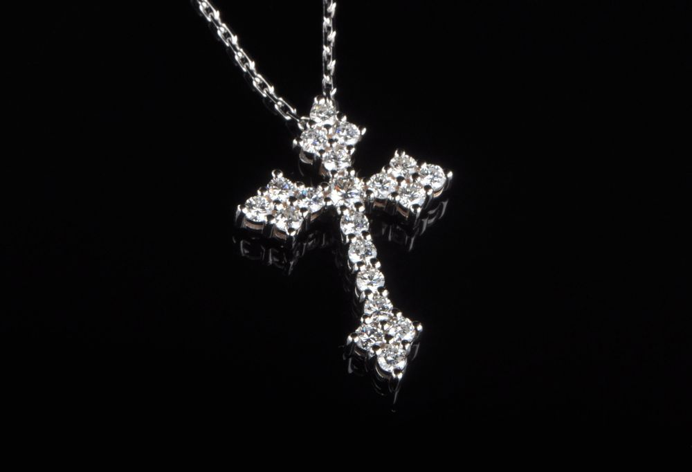 Крестик из белого золота с бриллиантами  - 1.39ct