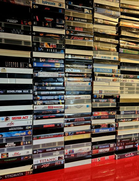 50 kaset video VHS