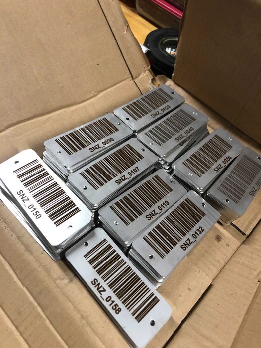 Grawer laserowy , tabliczki znamionowe