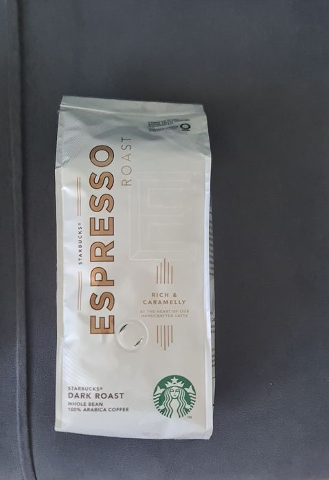 Kaway ziarniste STARBUCKS widoczne jak na zdjęciu
