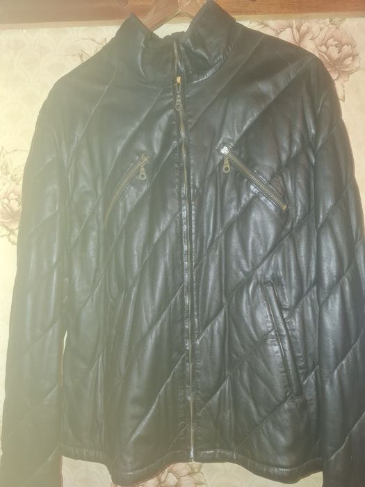 Продам шкіряну куртку чоловічу