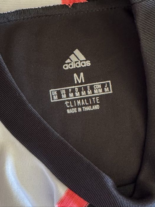 Camisola Juventus - M #7 Ronaldo 2019/2020 O — Excelente Estado