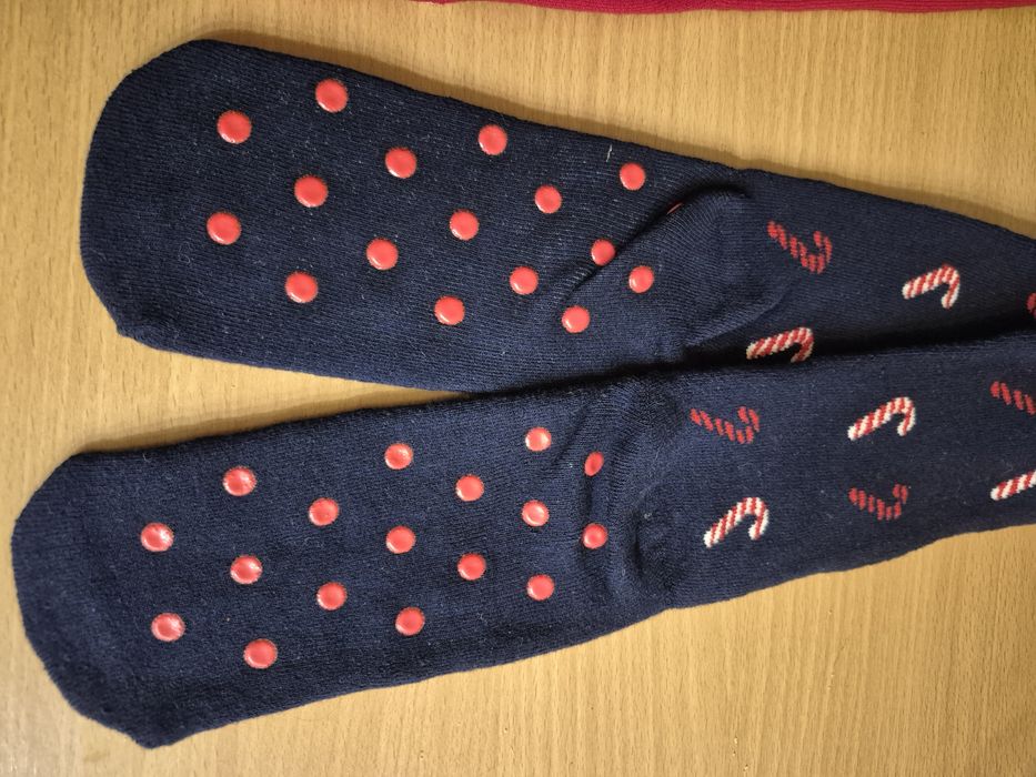 Skarpetki damskie świąteczne. Cena za 2 pary.