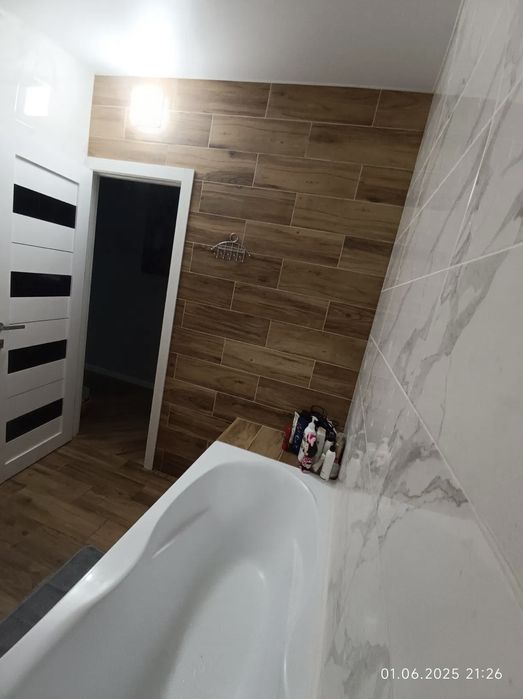 Продаж 2-кім. квартири 63.6 м2, в заселеній новобудові вул Стрийська