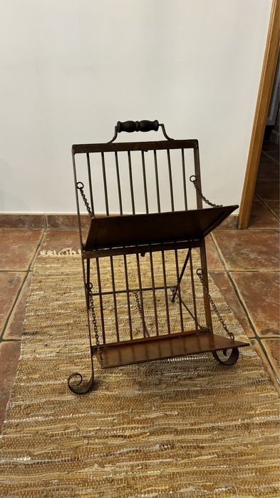 Suporte Revistas / Jornais em Ferro Vintage