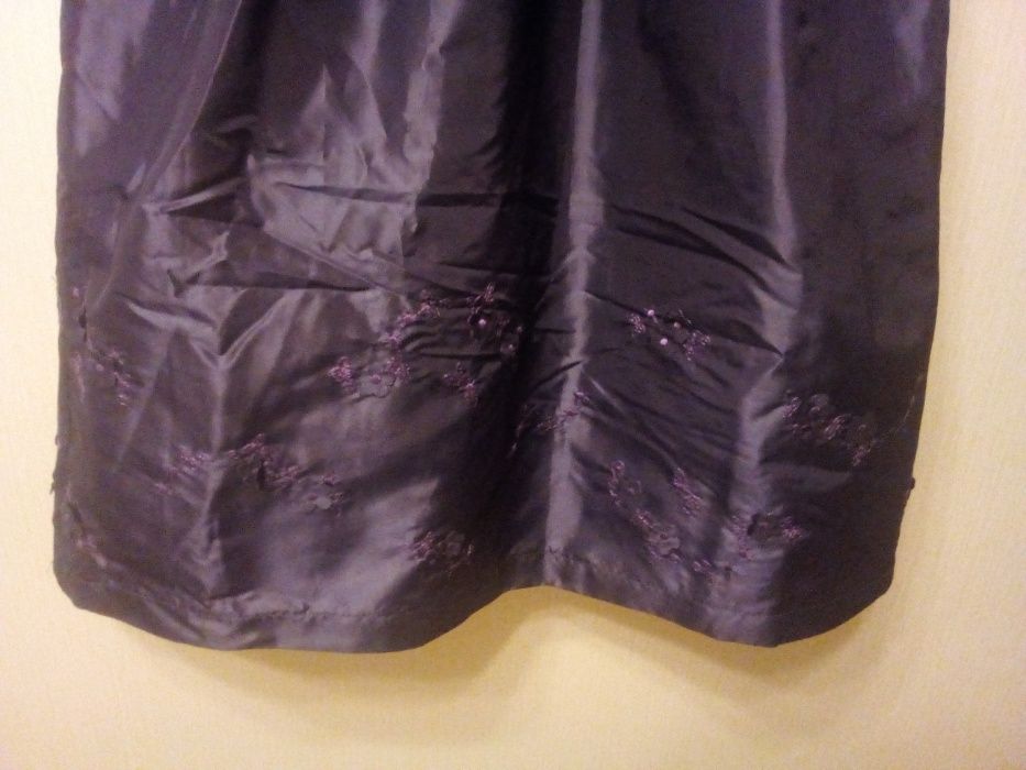 Sukienka dziewczęca 140 cm ze spódnicą z tafty elegancka