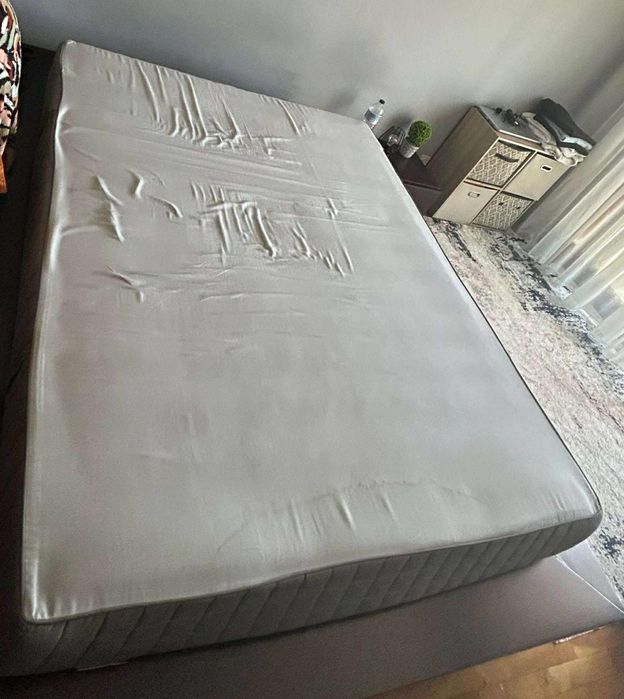 Cama de Casal com colchão