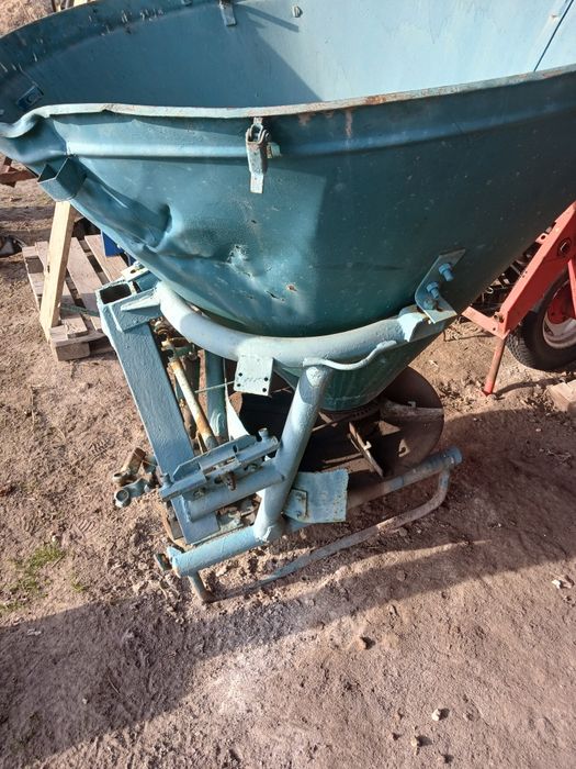 Лійка для міндобрива