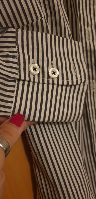 Camisa às ricas preto e branco