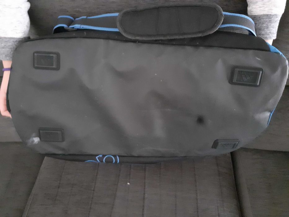 Saco Adidas Azul e Preto