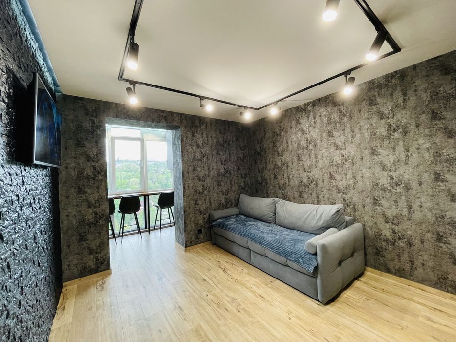 Подобово з РЕЗЕРВНИМ ЖИВЛЕННЯМ 2к -  LUX з джакузі в ЖК Рівер Парк