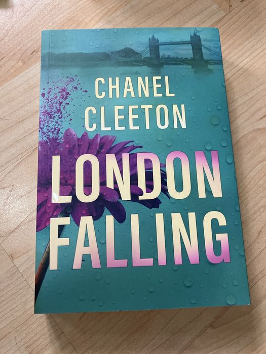 Chanel Cleeton - London Falling