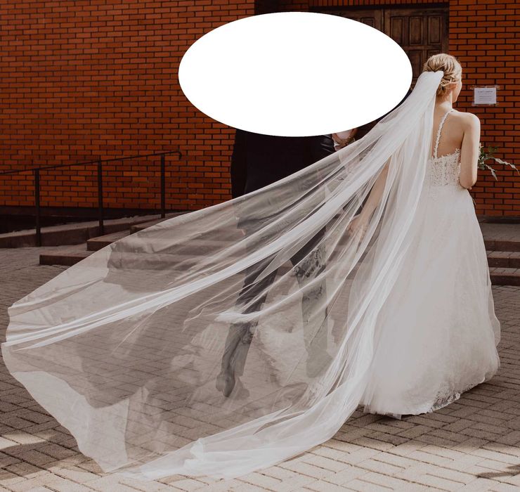 Suknia ślubna w kształcie litery A, długi welon 2,5m