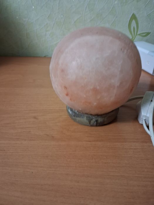 Продам соленую лампу светильник лампа
