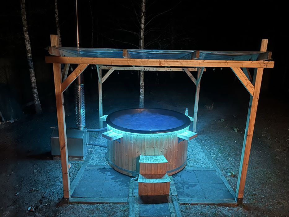 Mazury Noclegi KSIĄŻKO CHATKA Najpiękniejszych Nocy z JACUZZI