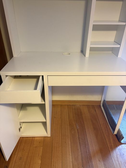 Secretaria branca IKEA