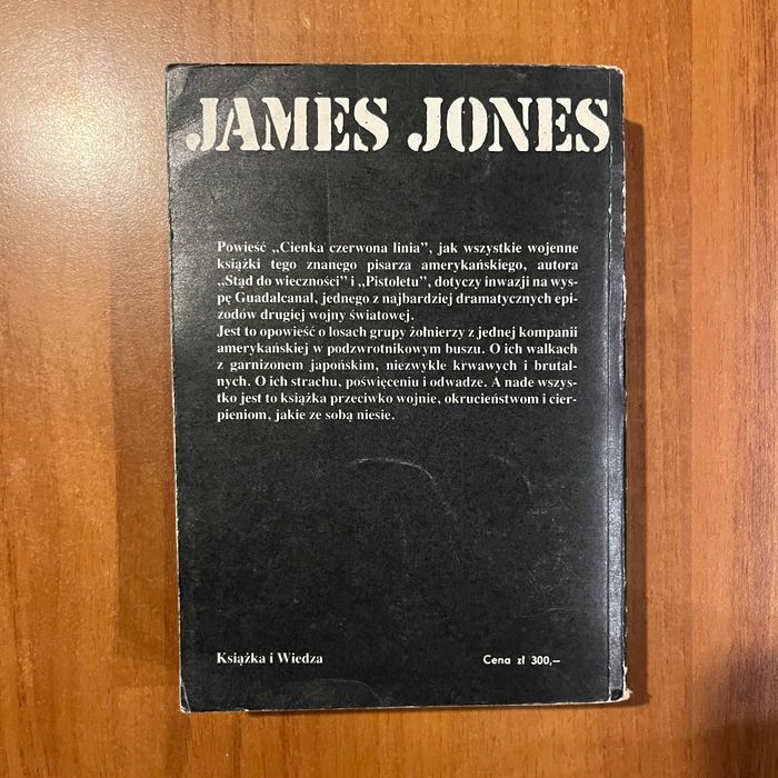 Cienka czerwona linia ; James Jones