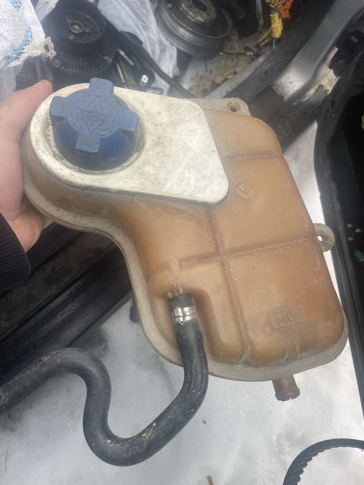 Бачок актифрізу ауді а4 б 5