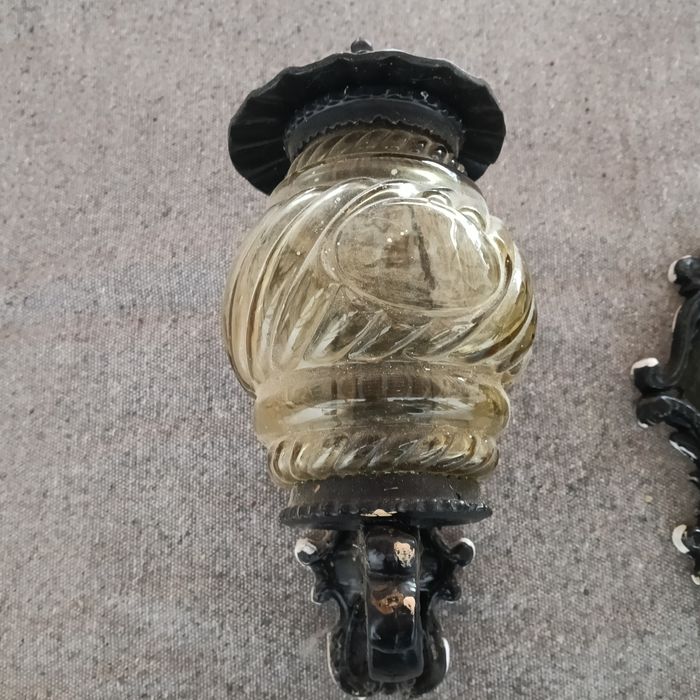 2 candeeiros de vidro e ferro fundido