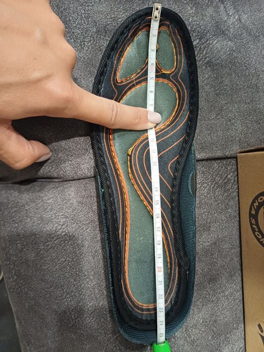 Продам кросівки BONA