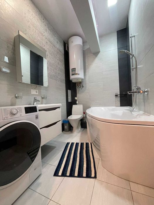 Велика стильна квартира в Аркадії. 4 спальні. Вид моря. Автономна.