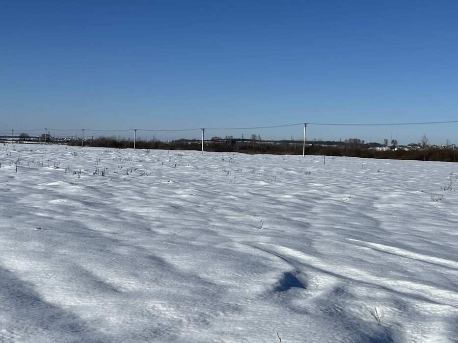 Земельну ділянку