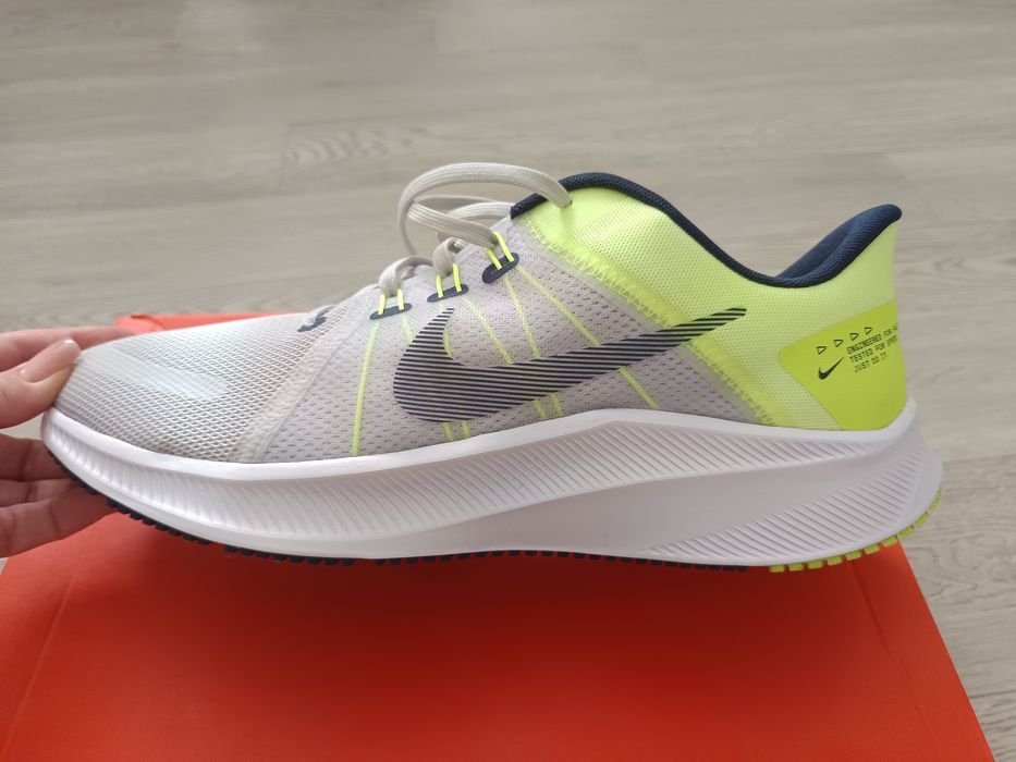 Продам нові чоловічі кросівки Nike