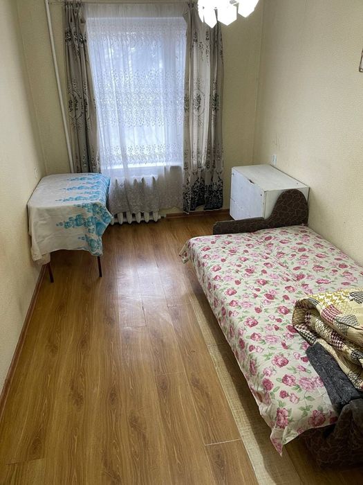 Здається кімната в гуртожитку