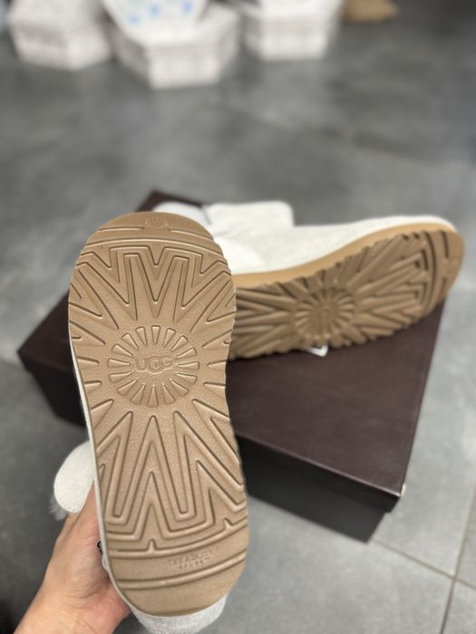 UGG нові , оригінальні Уггі , модель KAREL GREY VIOLET