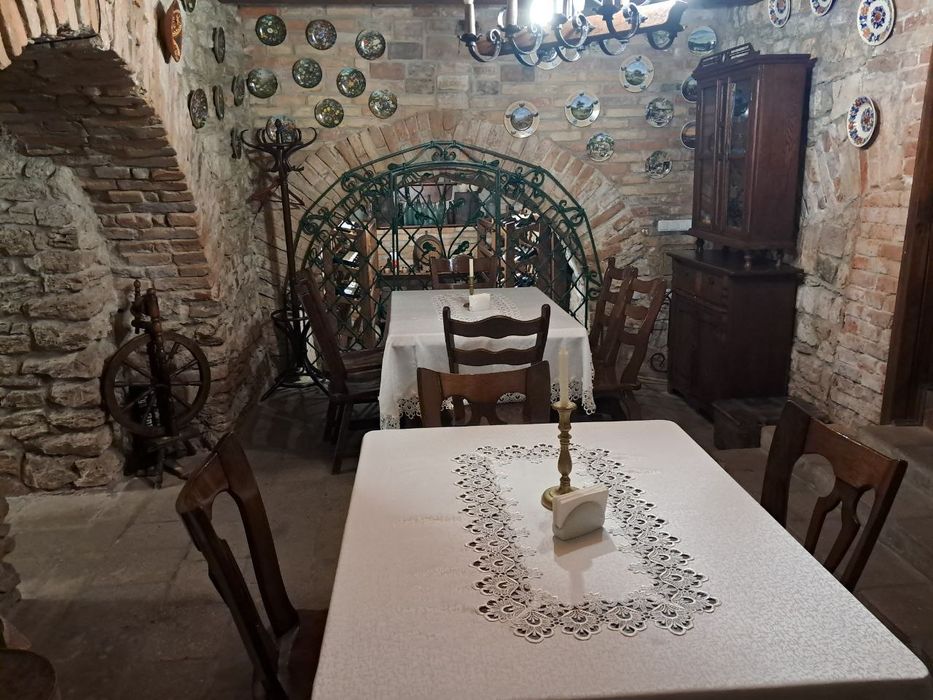 Продаж Комерційної, Історичної Нерухомості в Дубно, Без Комісії.