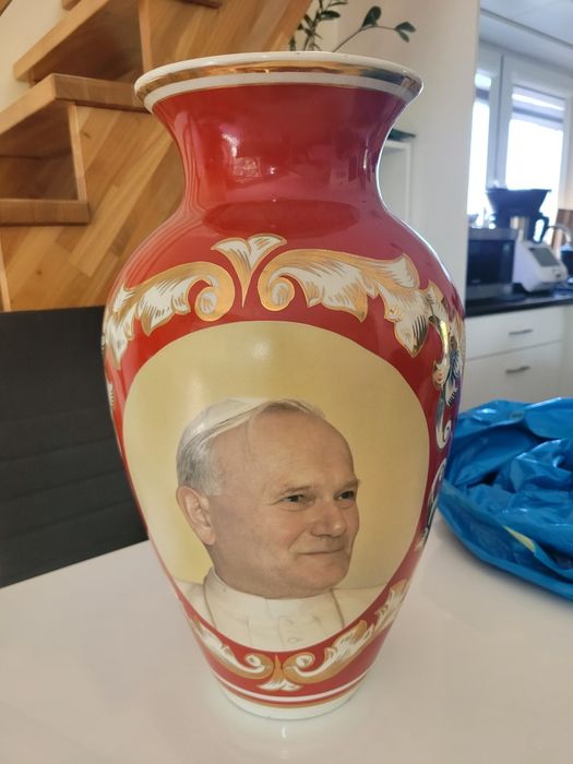 Sprzedam duży wazon Chodzież z wizerunkiem Jana Pawła II