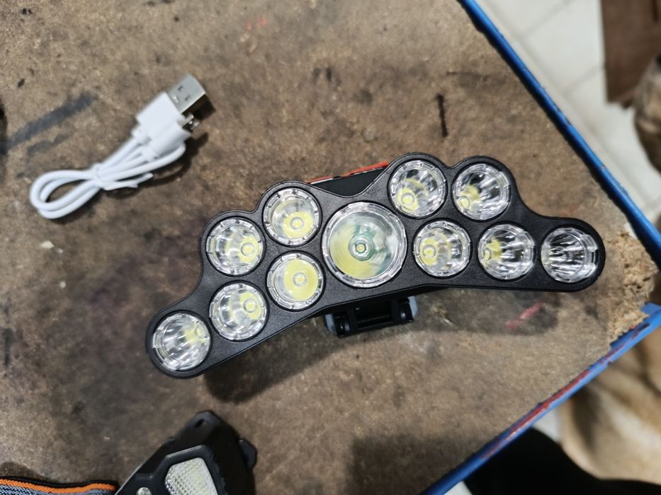 Lanternas de LED novas para utililizar na cabeça, a  bateria,