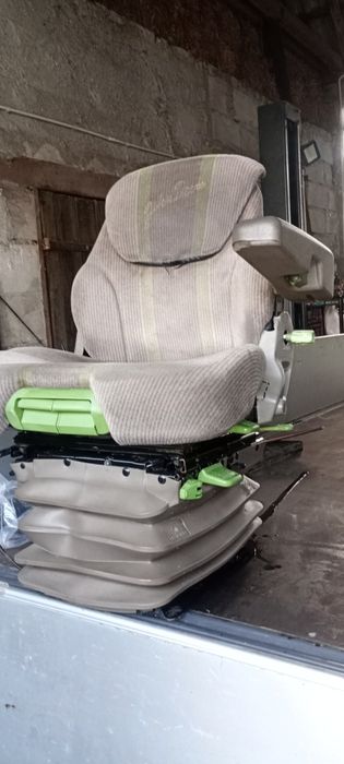Fotel siedzenie John Deere pneumatyczne obrotowe Grammer msg 95