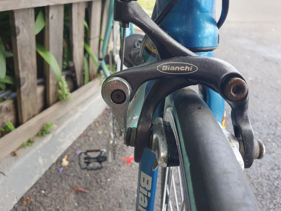 Bicicleta de Estrada Bianchi Oltre Race Shimano 105 Di2 azul claro