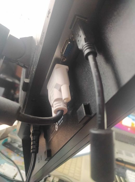 Dell 22 polegadas Ecrãn rotação 90º