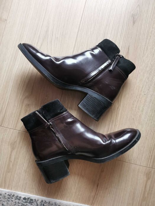 Zara brązowe wiśniowe botki 39 lakierowana skóra skórzane bordowe