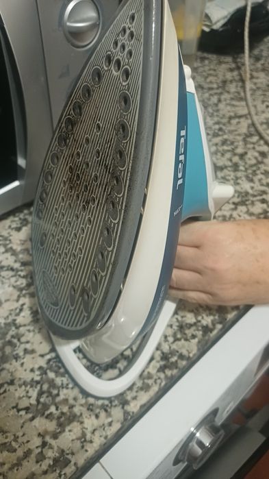 Ferro de engomar a vapor