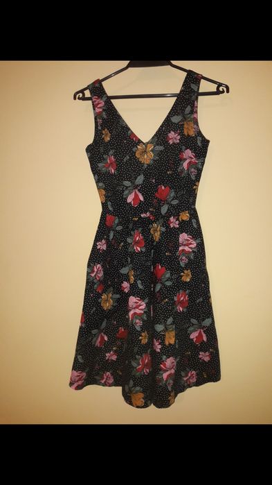 Sukienki w kwiaty xs/s letnie maxi i midi