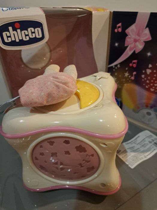 Chicco projektor pozytywka lampka, z oryginalnym pudełkiem.