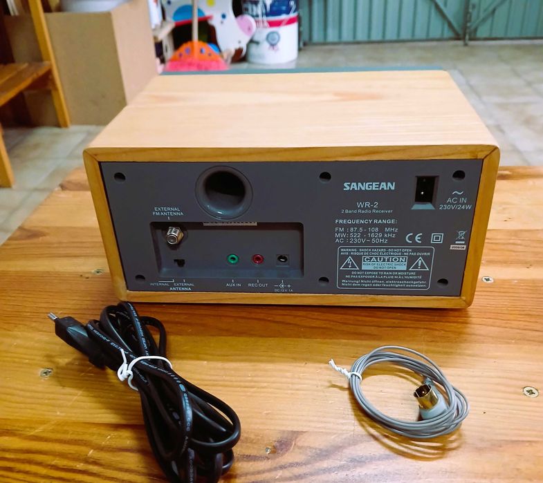 Rádio Sangean digital, modelo WR2